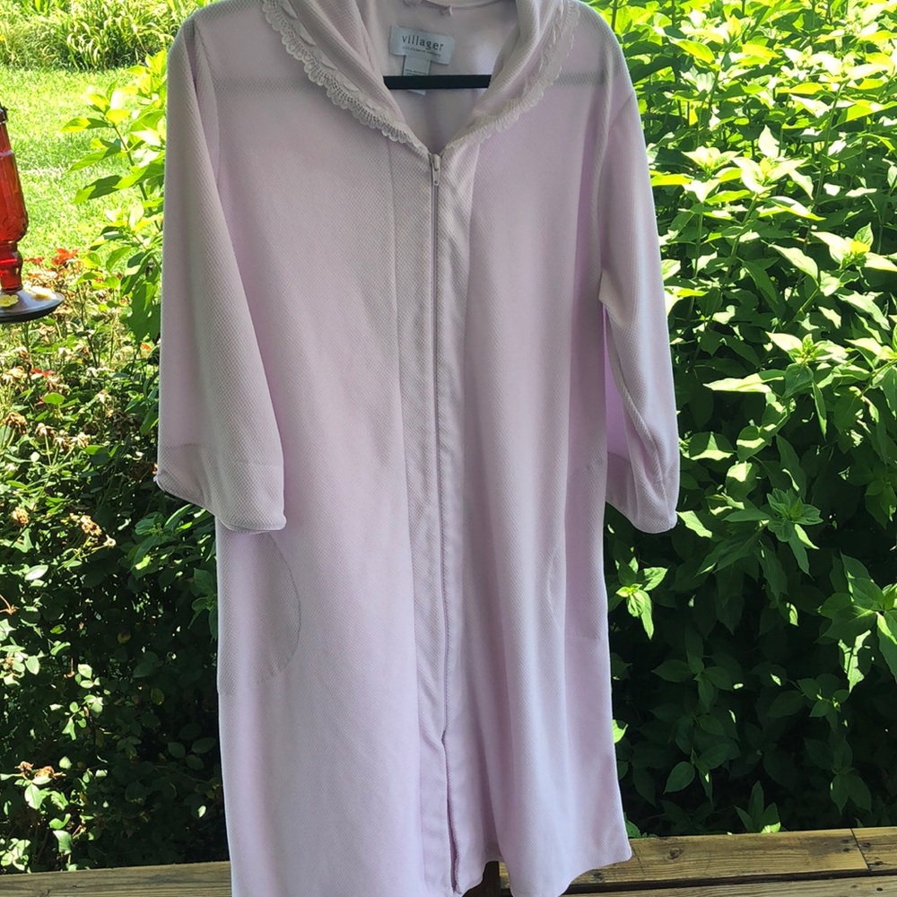 Liz Claiborne Zip Robe-Large